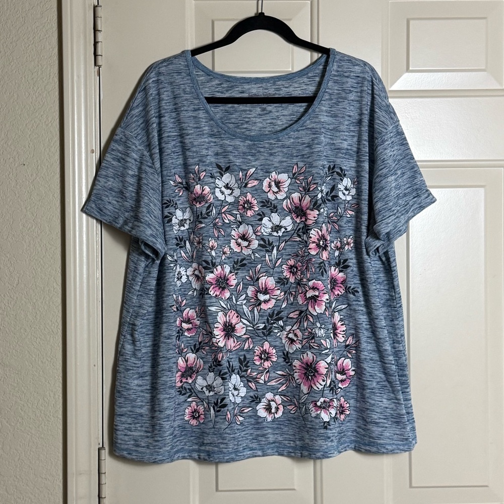 NEW Woman Within Blue Floral Print Short Cuffed Sleeves T-Shirt. Size 22/24